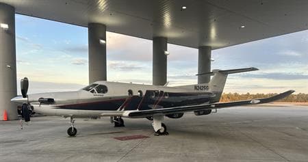 N242SG-exterior
