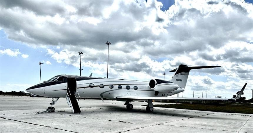 N999AH-exterior