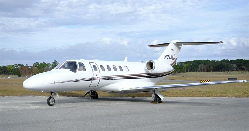 N713YD-exterior